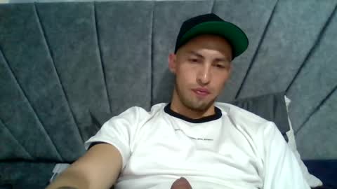 Snapshot of luis_vergon__ chatting on 08.04.26 luis_vergon__ online show from 08.04.26
