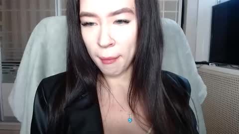 luisa lovedom online show from 10.09.25