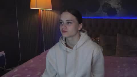 LuisaClover online show from 11.09.25