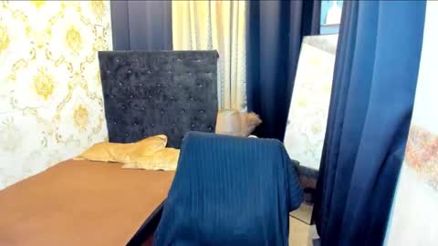 luisaellanor online show from 12.05.25