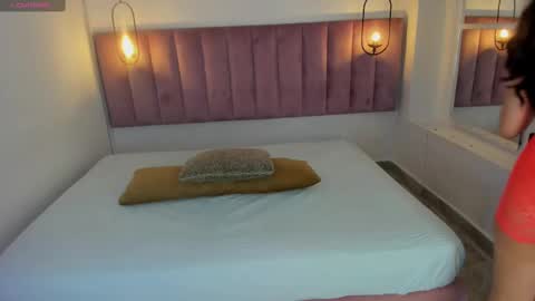 L U I S A online show from 02.21.25