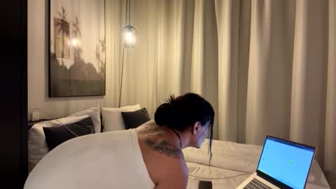 Snapshot of luisamonsterdick chatting on 10.23.25 Luisa Monsters online show from 10.23.25