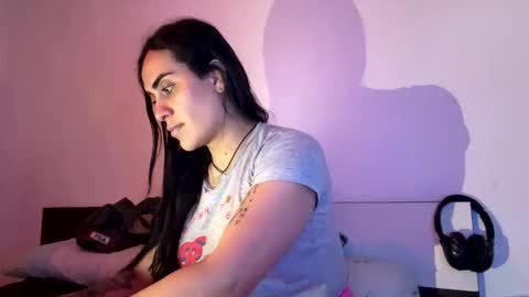Snapshot of luisamonsterdick chatting on 11.18.25 Luisa Monsters online show from 11.18.25