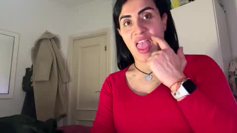 Snapshot of luisamonsterdick chatting on 11.21.25 Luisa Monsters online show from 11.21.25