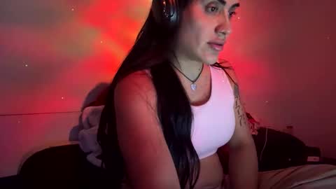 Snapshot of luisamonsterdick chatting on 11.30.25 Luisa Monsters online show from 11.30.25