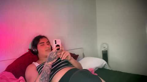 Snapshot of luisamonsterdick chatting on 02.12.26 Luisa Monsters online show from 02.12.26