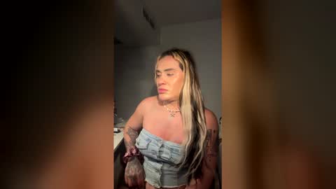 Snapshot of luisamonsterdick chatting on 05.10.26 Luisa Monsters online show from 05.10.26