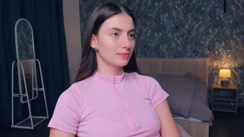 Snapshot of luisatsing chatting on 10.24.25 Luisa online show from 10.24.25