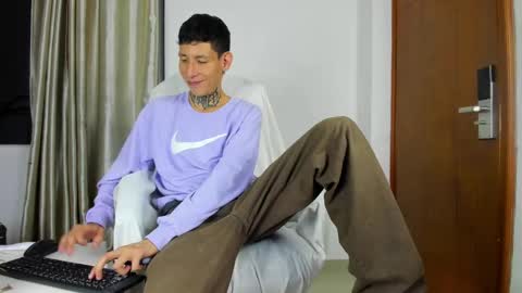 Snapshot of lujuriau_u chatting on 09.24.25 lujuriau_u online show from 09.24.25