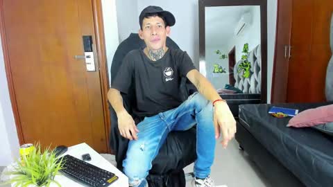 Snapshot of lujuriau_u chatting on 10.07.25 lujuriau_u online show from 10.07.25