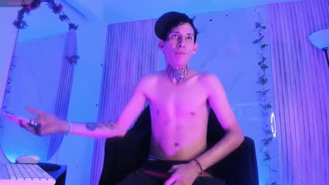 Snapshot of lujuriau_u chatting on 11.19.25 lujuriau_u online show from 11.19.25