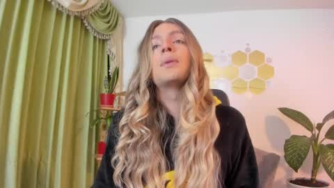 Luka Castillo online show from 04.12.26