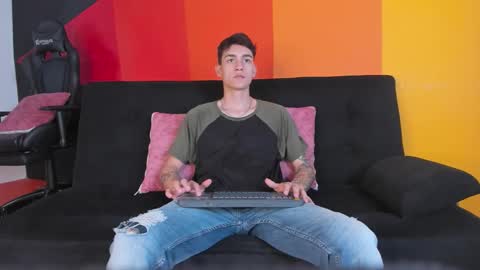 Snapshot of luke_savagge chatting on 10.18.25 Luke online show from 10.18.25
