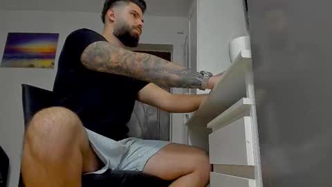 Snapshot of lukedenver chatting on 10.24.25 Luke online show from 10.24.25