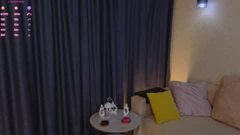 Snapshot of lulaghent chatting on 10.24.25 Lula online show from 10.24.25