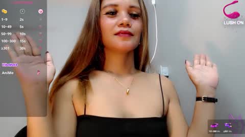Snapshot of lulita_moan chatting on 03.08.25 lulu online show from 03.08.25