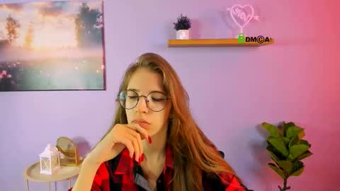 Snapshot of lulu_fly_ chatting on 10.22.25 lulu_fly_ online show from 10.22.25