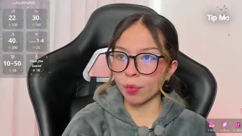 luluuberry online show from 12.14.25