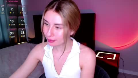 Roxy 3 online show from 04.19.26