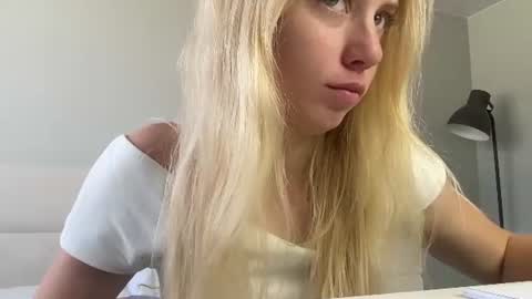 Snapshot of lumineess chatting on 06.21.26 Catherine online show from 06.21.26