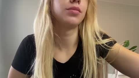 Snapshot of lumineess chatting on 06.29.26 Catherine online show from 06.29.26