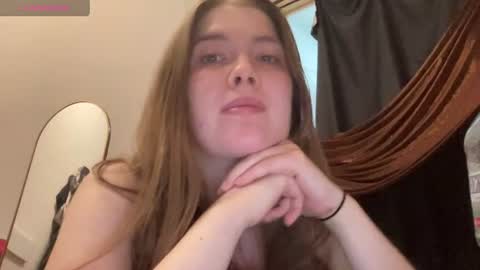 Snapshot of luminoussiren chatting on 06.22.26 Hannah online show from 06.22.26