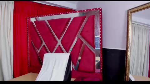 Snapshot of luna021_1 chatting on 09.27.25 Luna  online show from 09.27.25