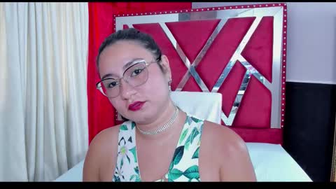 Snapshot of luna021_1 chatting on 10.06.25 Luna  online show from 10.06.25