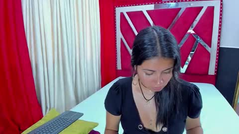 Luna  online show from 11.10.25