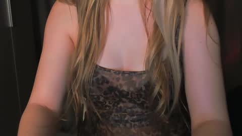 luna1vibe online show from 12.13.25