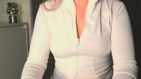 luna1vibe online show from 06.30.26