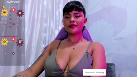 Snapshot of luna__cute chatting on 12.20.24 Luna online show from 12.20.24