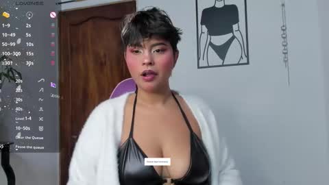 Snapshot of luna__cute chatting on 11.02.25 Luna online show from 11.02.25