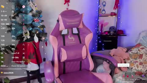 Snapshot of luna__cute chatting on 11.25.25 Luna online show from 11.25.25