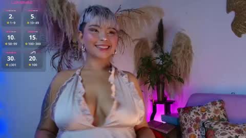 Snapshot of luna__cute chatting on 02.25.26 Luna online show from 02.25.26