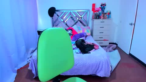 luna_analya online show from 11.24.25