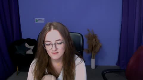 luna_berryy online show from 12.19.24