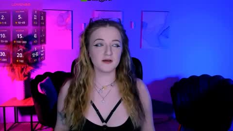 luna_berryy online show from 04.07.26