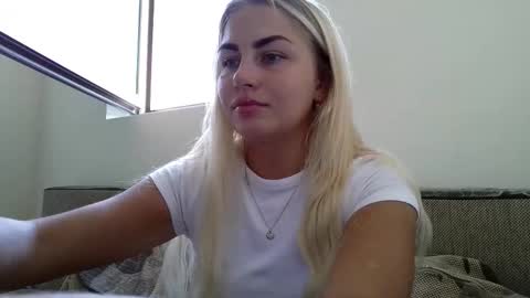 luna_blazer online show from 09.10.25