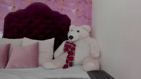 Luna Bloom online show from 05.14.26