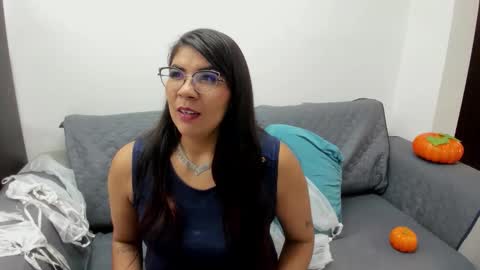 luna  online show from 10.31.25