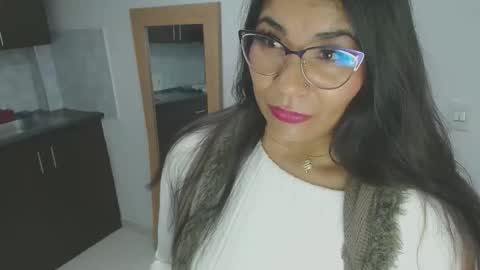 luna  online show from 04.05.26