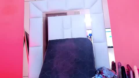 Snapshot of luna_ebony69 chatting on 10.26.25 Luna online show from 10.26.25