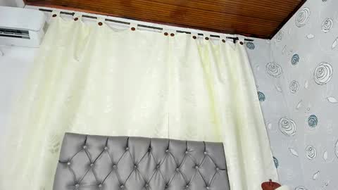 Luna Eva online show from 01.20.25