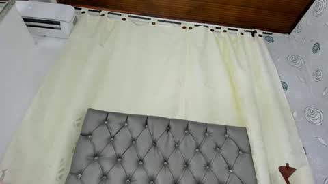 Luna Eva online show from 02.04.25