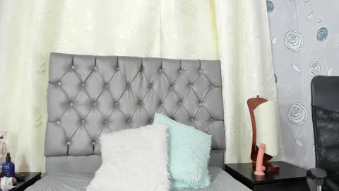 Luna Eva online show from 03.06.25