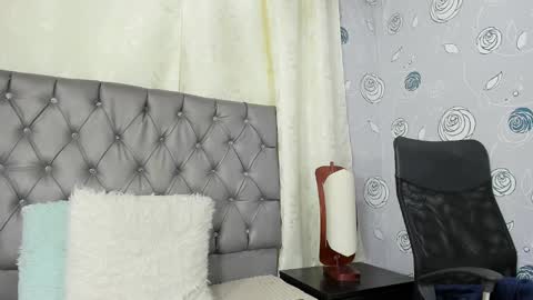 Luna Eva online show from 03.11.25