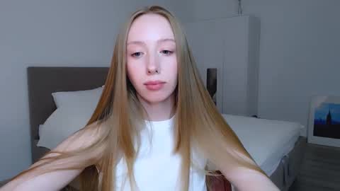 Snapshot of luna_insanity chatting on 12.05.24 Luna online show from 12.05.24