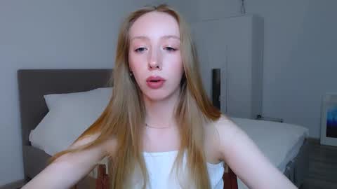 Snapshot of luna_insanity chatting on 12.07.24 Luna online show from 12.07.24