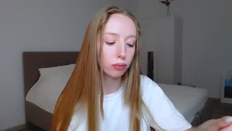 Snapshot of luna_insanity chatting on 12.09.24 Luna online show from 12.09.24